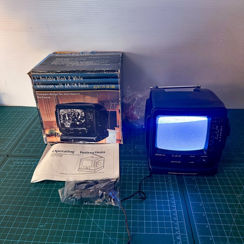Vintage 5" Portable Black & White TV AM/FM Radio PK-4184 Retro Gaming Prop Boxed - Picture 3 of 12